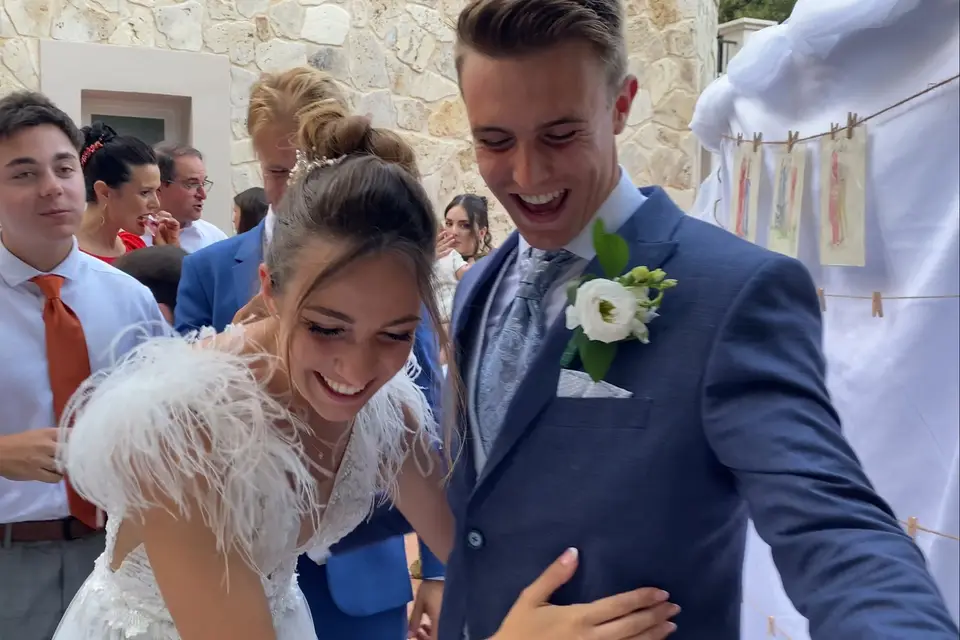 Pareja disfrutando de Layca Art en su boda
